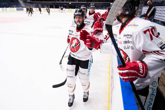 Vita Hästens Marcus Eriksson jublar
