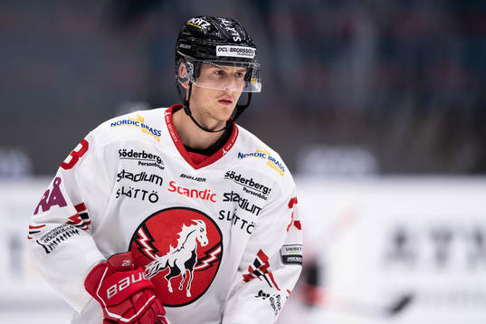 Vita Hästens Simon Fernholm