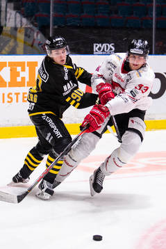 s Marcus Karlberg och Vita Hästens Simon Fernholm