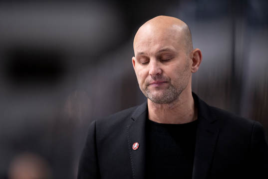 Vita Hästens tränare Tony Zabel deppar