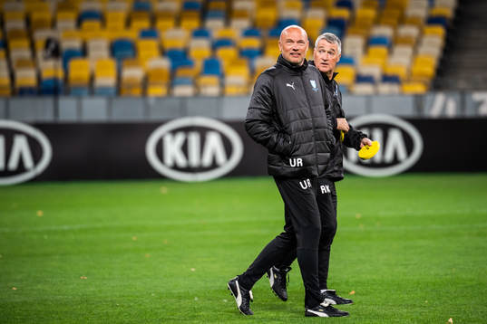 Uwe Rösler, head coach and Rob Kelly, assistant coach of