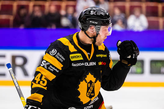 Skellefteås Oscar Möller jublar