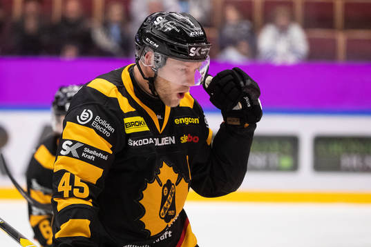Skellefteås Oscar Möller jublar