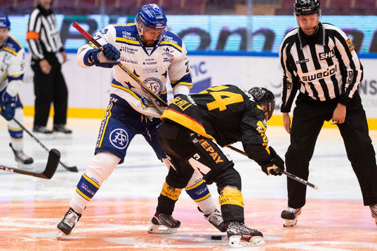 Leksands Marek Hrivik och Skellefteås Andreas Wingerli
