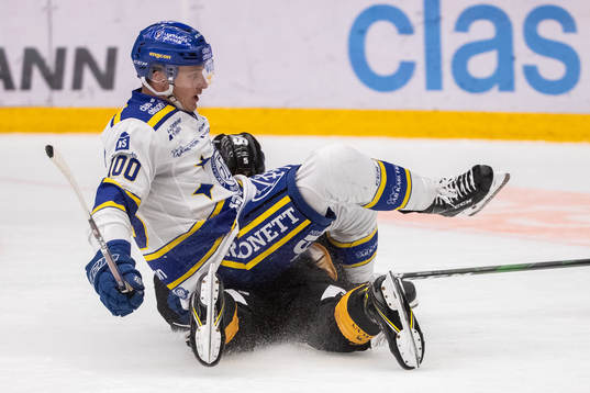 Leksands Martin Karlsson sitter på Skellefteås Philip