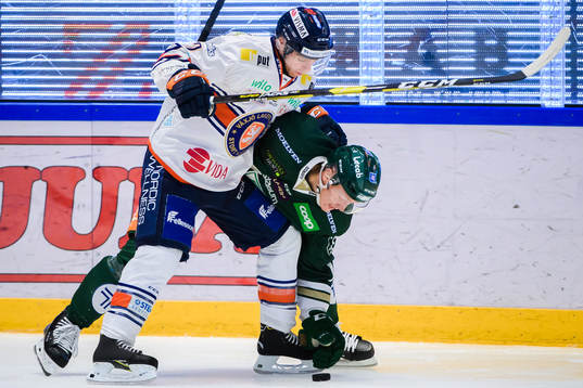 Växjös Matthew Bodie och Färjestads Gustav Rydahl