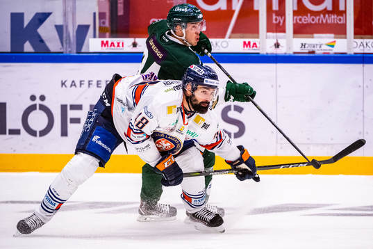 Färjestads Michael Lindqvist och Växjös Daniel Rahimi