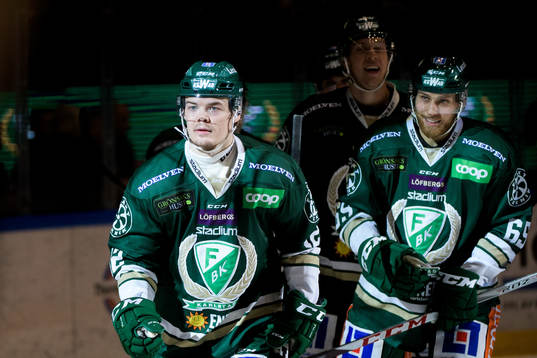 Färjestads Ville Leskinen, Victor Ejdsell och Vojtech