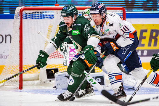 Färjestads Jens Westin och Växjös Richard Gynge