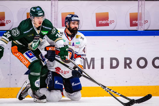 Färjestads Michael Lindqvist och Växjös Daniel Rahimi