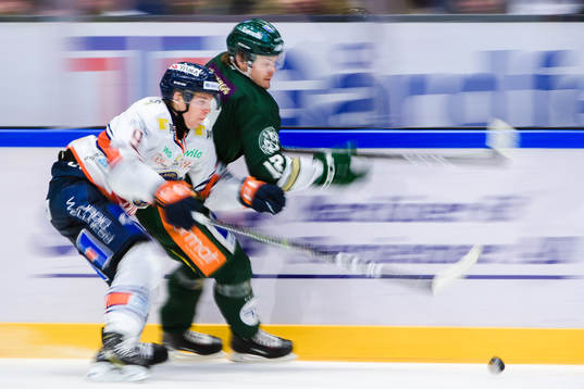 Växjös Marcus Davidsson och Färjestads Ville Leskinen