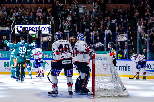 Färjestads spelare jublar