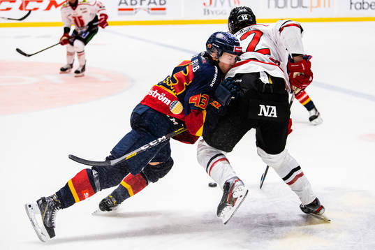 Djurgårdens Tom Nilsson och Örebros Max Lindholm