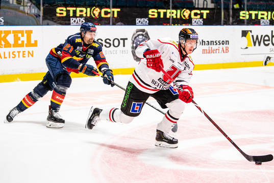 Djurgårdens Patrik Berglund och Örebros Gustav Backström