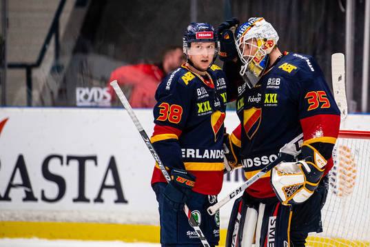 Djurgårdens Olle Alsing och målvakt Robin Jensen