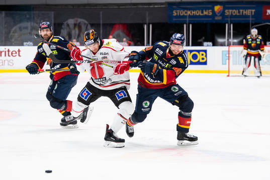 Örebros Shane Harper och Djurgårdens Jacob Josefson