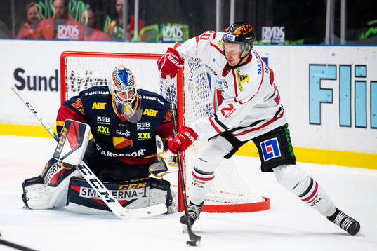 Örebros Marcus Weinstock och Djurgårdens målvakt Robin