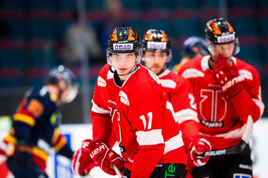 Örebros Viktor Lodin innan ishockeymatchen i SHL mellan