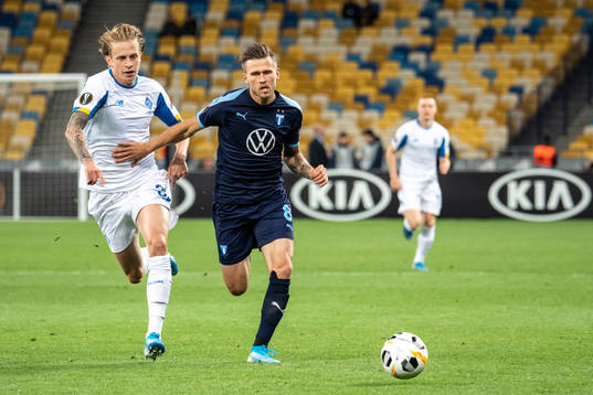 Artem Shabanov of Dinamo Kiev and Arnor Traustason of