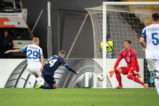 Vitaliy Buialskyi of Dinamo Kiev against Lasse Nielsen and