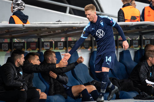 Anders Christiansen of Malmö FF thanks his teammates
