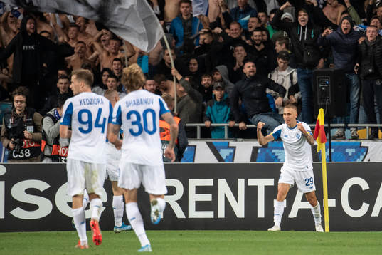 Vitaliy Buialskyi of Dinamo Kiev celebrates