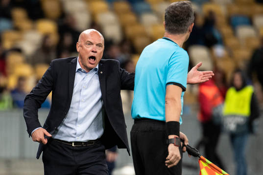 Uwe Rösler, head coach of Malmö FF reacts against the