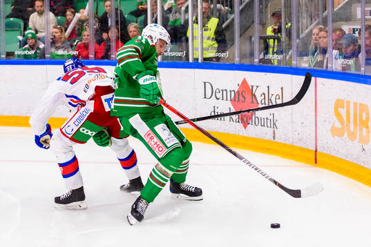 Rögles  Mattias Sjögren och Oskarshamns Johan Alm