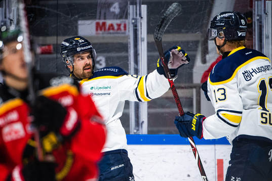 s Filip Sandberg och Oscar Sundh jublar