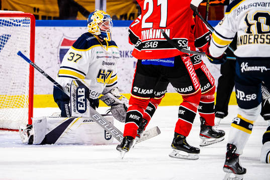 s målvakt Jonas Gunnarsson  deppar