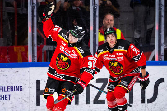 Luleås Robin Kovacs jublar