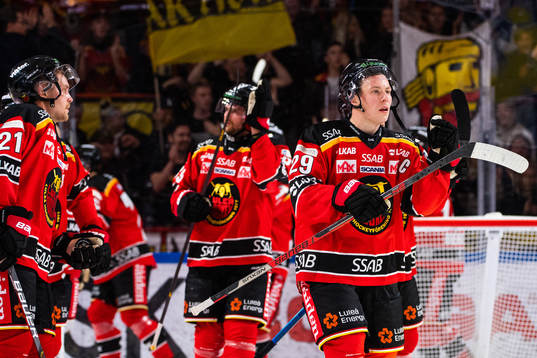 Luleås Erik Gustafsson jublar