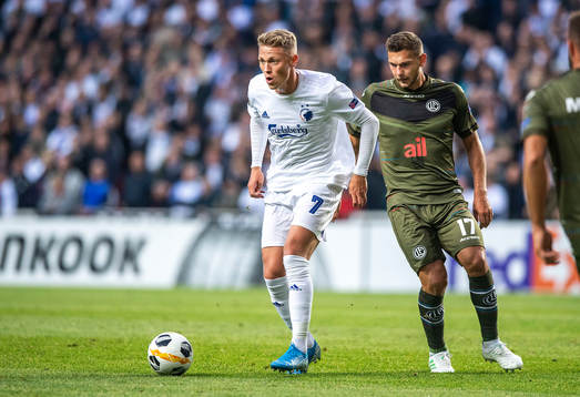 Balint Vecsel (17), FC Lugano and Viktor Fischer (7), FC