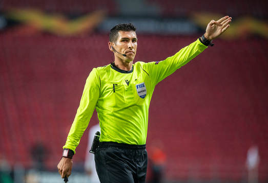 Fabio Jose Costa Verissimo, referee]