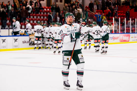 Tingsryds Filip Owesson jublar