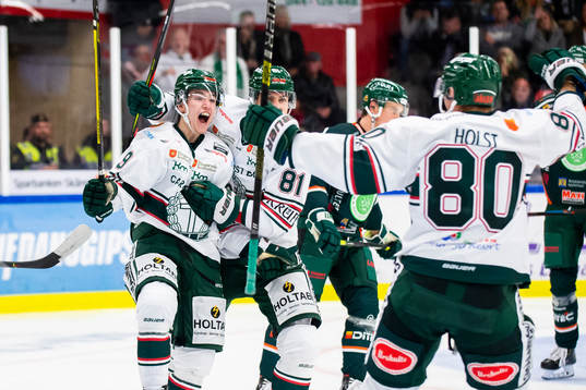 Tingsryds Jakob Heljemo och Filip Owesson jublar