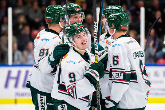 Tingsryds Jakob Heljemo jublar