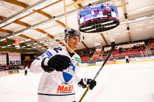 Karlskogas Filip Ahl jublar
