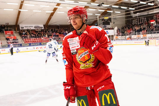 Almtunas Tobias Liljendahl jublar