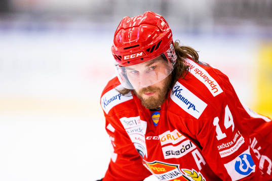 Almtunas Stefan Lassen innan ishockeymatchen i
