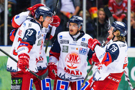 Västerviks Alexis Binner jublar med lagkamrater