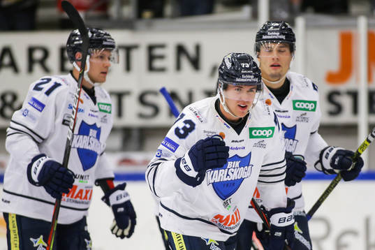 Karlskogas Oliver Eklind jublar