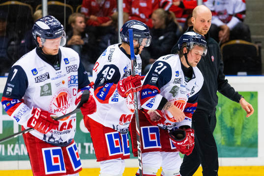 Västerviks Victor Öhman hjälps av plan av Oscar