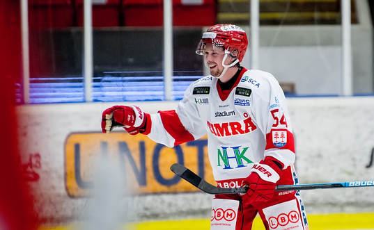 Jonathan Dahlén jublar