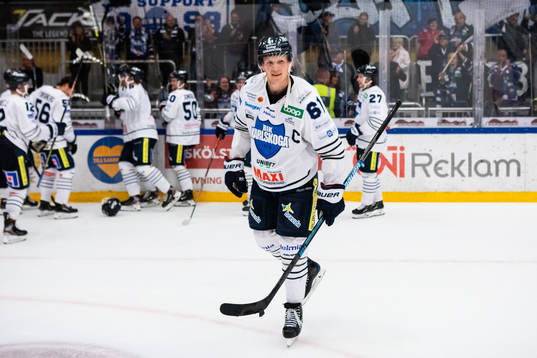 Karlskogas Mikael Eriksson jublar