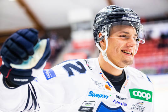 Karlskogas Filip Ahl jublar