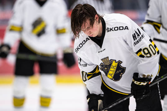 s Marcus Karlberg har ont