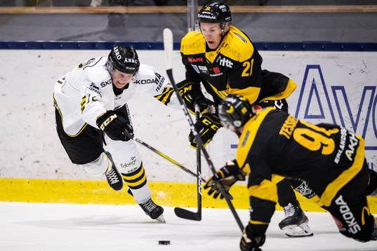 s Carl Wassenius och Västerås Sebastian Benker