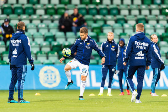 Djurgårdens spelare värmer upp