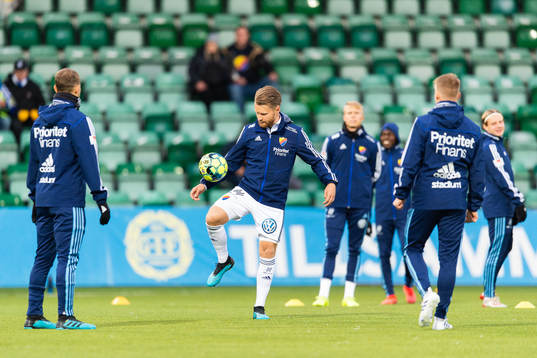 Djurgårdens spelare värmer upp